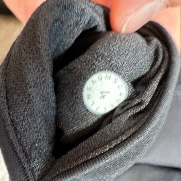 Lululemon Women’s Size 4 Black 25" Length Leggings With Zip Pockets And Mesh - Picture 11 of 11